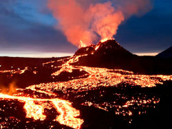 Lavaströme nach dem Vulkanausbruch am Fagradalsfjall im März 2021